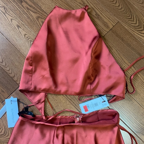 Midi Skirt and crop top two piece set - Picture 2 of 2